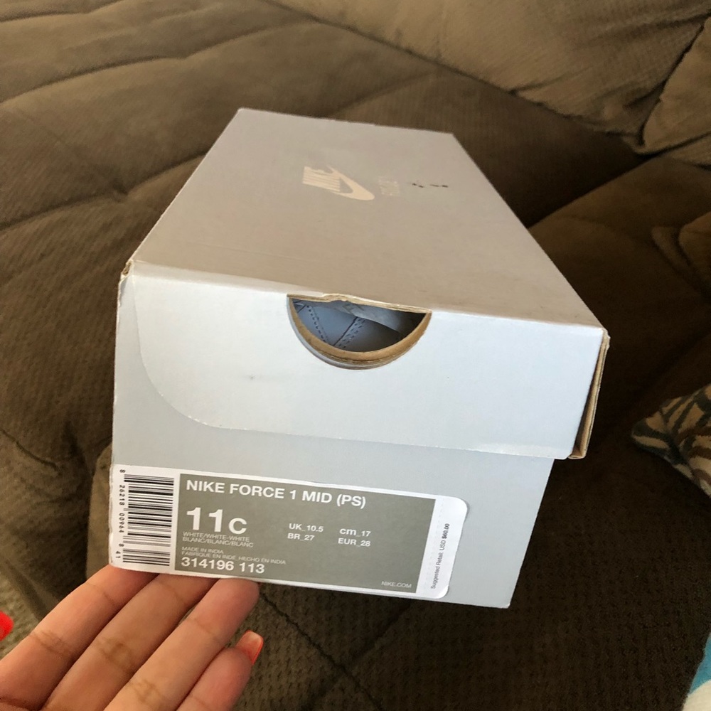 Af1 - Picture 2 of 5